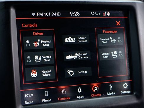 Used 2018 RAM 1500 Laramie image 28