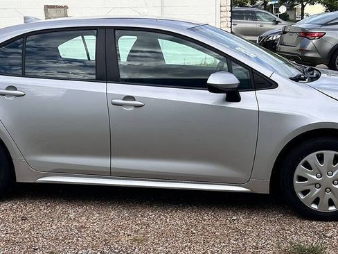 Used 2021 Toyota Corolla LE FWD image 4