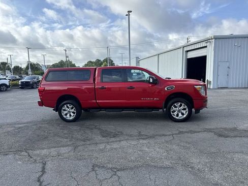 Used 2023 Nissan Titan SV w/ SV Convenience Package AWD/4WD image 4