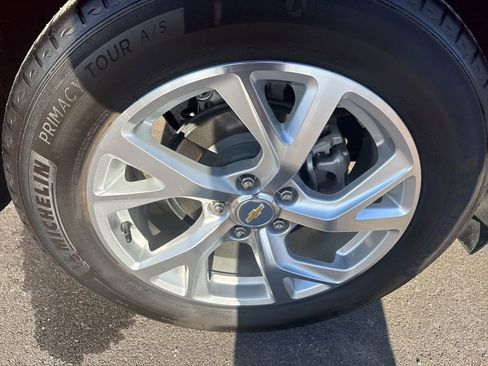 Used 2021 Chevrolet Equinox Premier FWD image 32