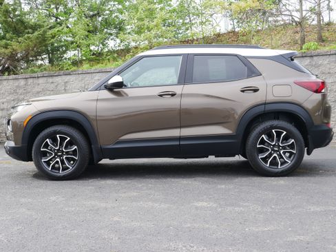 Certified 2021 Chevrolet TrailBlazer ACTIV w/ Technology Package AWD/4WD image 3