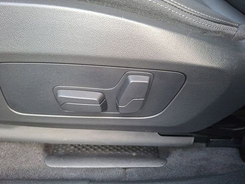 Certified 2024 BMW X2 xDrive28i w/ Premium Package image 8