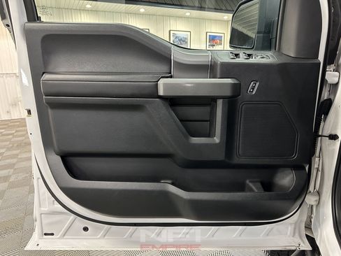 Used 2016 Ford F150 XLT w/ Equipment Group 302A Luxury AWD/4WD image 32