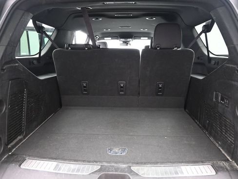 Used 2023 Chevrolet Suburban Premier AWD/4WD image 29