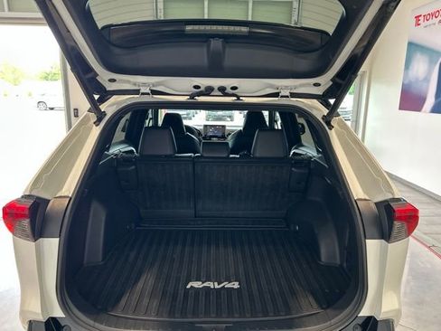 Used 2020 Toyota RAV4 XSE w/ XSE Grade Weather Package AWD/4WD image 17