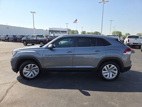 Used 2021 Volkswagen Atlas Cross Sport SE FWD image 19