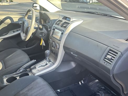 Used 2012 Toyota Corolla S image 31