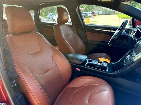 Used 2019 Ford Fusion Titanium image 26