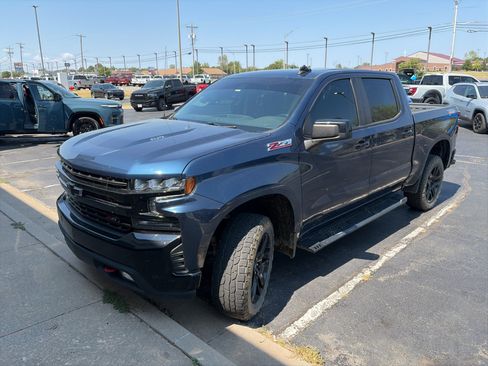 Used 2022 Chevrolet Silverado 1500 LT Trail Boss w/ Convenience Package II AWD/4WD image 3