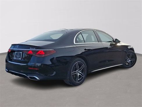 Used 2026 Mercedes-Benz E 350 4MATIC Sedan image 4