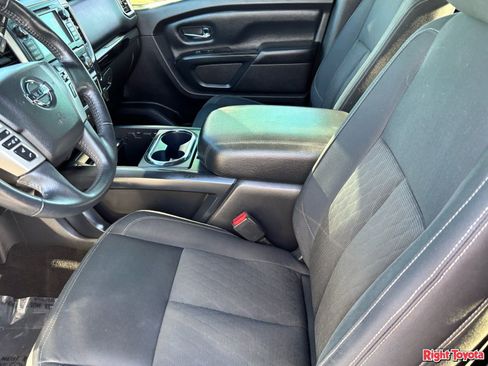 Used 2019 Nissan Titan SV w/ SV Convenience Package AWD/4WD image 19
