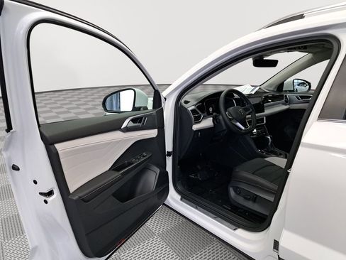 New 2025 Volkswagen Taos SEL AWD/4WD image 11