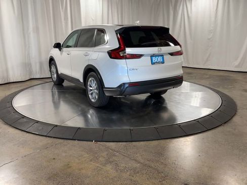 Used 2025 Honda CR-V EX image 8