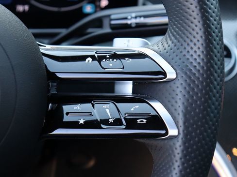 Used 2025 Mercedes-Benz C 300 Sedan image 20