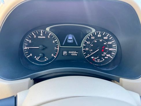 Used 2014 Nissan Pathfinder SV AWD/4WD image 24