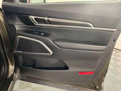 Used 2025 Kia Telluride S AWD/4WD image 32