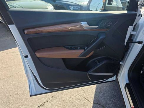 Used 2023 Audi Q5 e Premium Plus w/ Premium Plus Package image 24