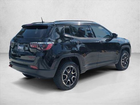 Used 2024 Jeep Compass Trailhawk AWD/4WD image 5