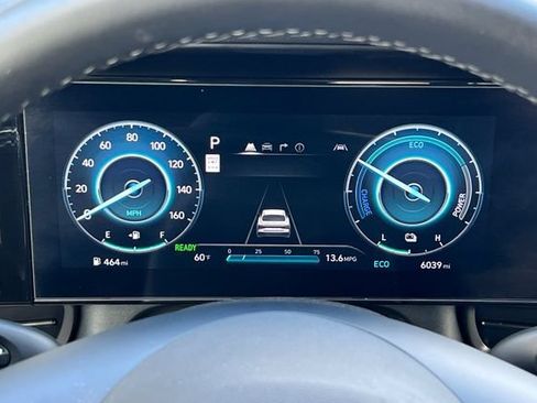 Certified 2025 Hyundai Elantra SEL FWD image 31
