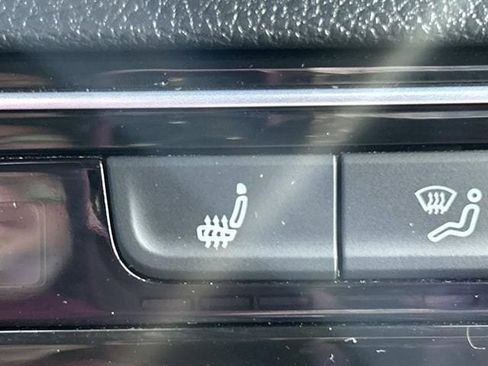 Used 2022 Volkswagen Atlas Cross Sport SEL R-Line AWD/4WD image 35