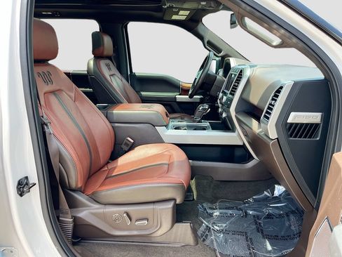 Used 2018 Ford F150 King Ranch w/ Equipment Group 601A Luxury AWD/4WD image 30