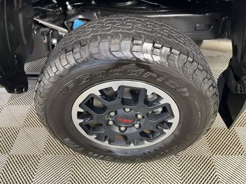 Certified 2024 Toyota Tacoma TRD Off-Road image 6