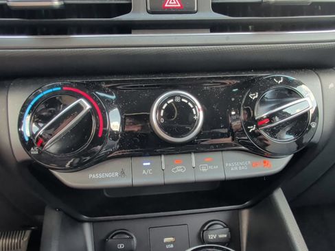 Used 2023 Hyundai Kona SEL FWD image 25