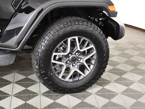 Used 2024 Jeep Wrangler Unlimited Sahara w/ Technology Group AWD/4WD image 53