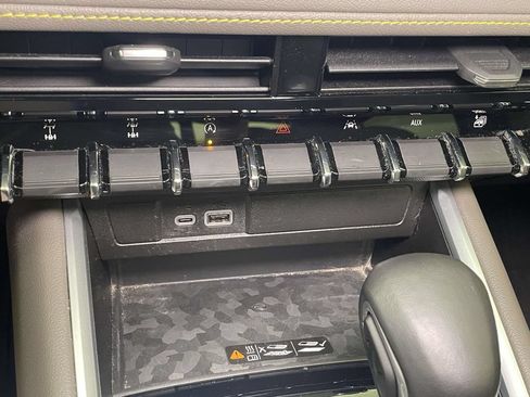 Used 2023 Chevrolet Colorado ZR2 w/ ZR2 Convenience Package III AWD/4WD image 26