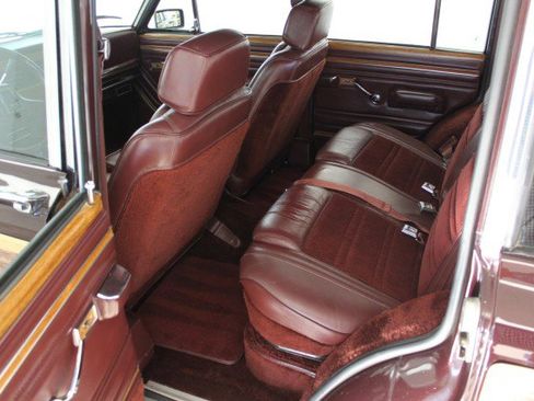 Used 1989 Jeep Grand Wagoneer image 27