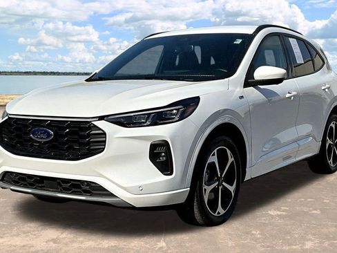 Used 2025 Ford Escape ST-Line Elite w/ Premium Technology Package image 4