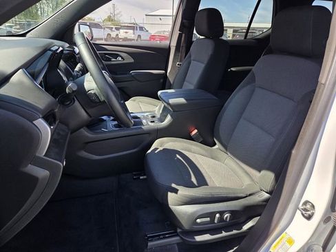 Used 2023 Chevrolet Traverse LT FWD image 5