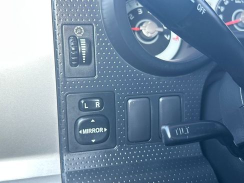 Used 2007 Toyota FJ Cruiser 4WD image 12