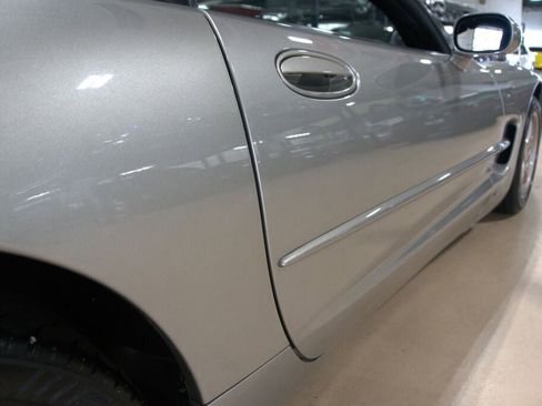 Used 2001 Chevrolet Corvette Convertible w/ Preferred Equipment Group2 image 25