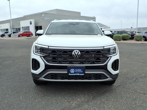Used 2025 Volkswagen Atlas Cross Sport SE AWD/4WD image 2