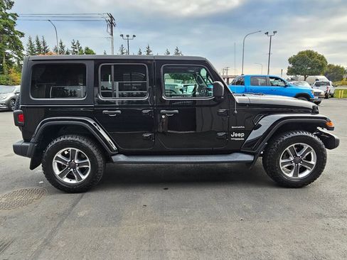 Used 2020 Jeep Wrangler Unlimited Sahara w/ Uconnect 4C Nav & Sound Group image 4