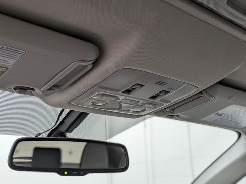 Used 2013 Toyota RAV4 Limited image 23