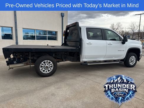 Used 2024 Chevrolet Silverado 2500 LT w/ Convenience Package image 5