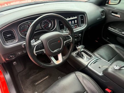 Used 2017 Dodge Charger R/T w/ Premium Group RWD image 33