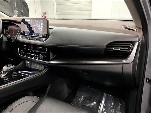 Used 2023 Nissan Rogue Platinum w/ Platinum Premium Package AWD/4WD image 19