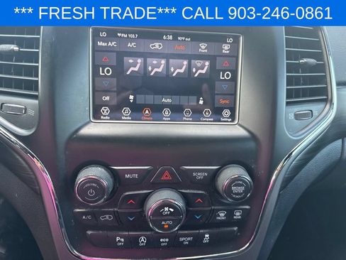 Used 2019 Jeep Grand Cherokee Laredo RWD image 19