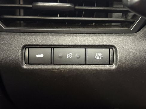 Used 2024 Nissan Altima 2.5 SV FWD image 16