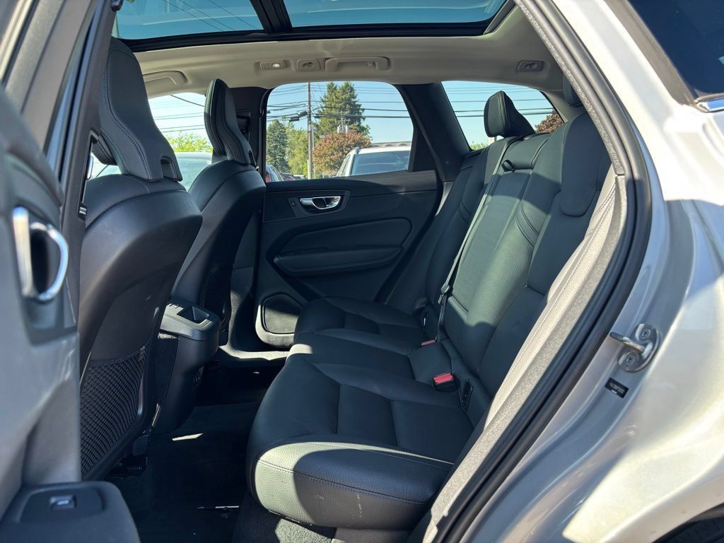 Certified 2023 Volvo XC60 B5 Plus w/ Climate Package AWD/4WD image 21