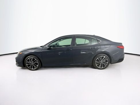 Used 2025 Toyota Camry XLE FWD image 7