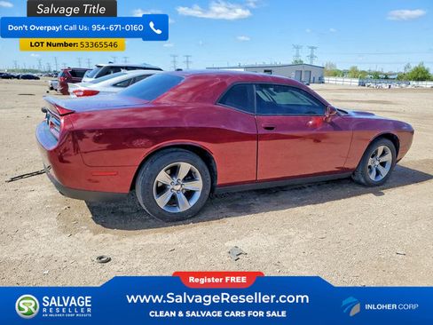 Used 2018 Dodge Challenger SXT RWD image 4