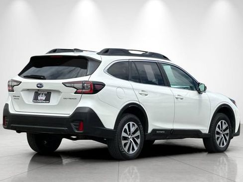 Used 2022 Subaru Outback Premium AWD/4WD image 4