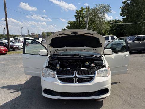 Used 2013 Dodge Grand Caravan SXT w/ UConnect Hands-Free Group FWD image 20