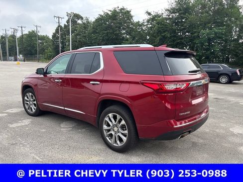 Used 2019 Chevrolet Traverse Premier w/ Driver Confidence II Package FWD image 5