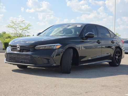 Used 2023 Honda Civic Sport image 10