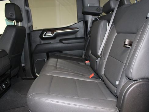 Used 2025 GMC Sierra 1500 SLT image 26